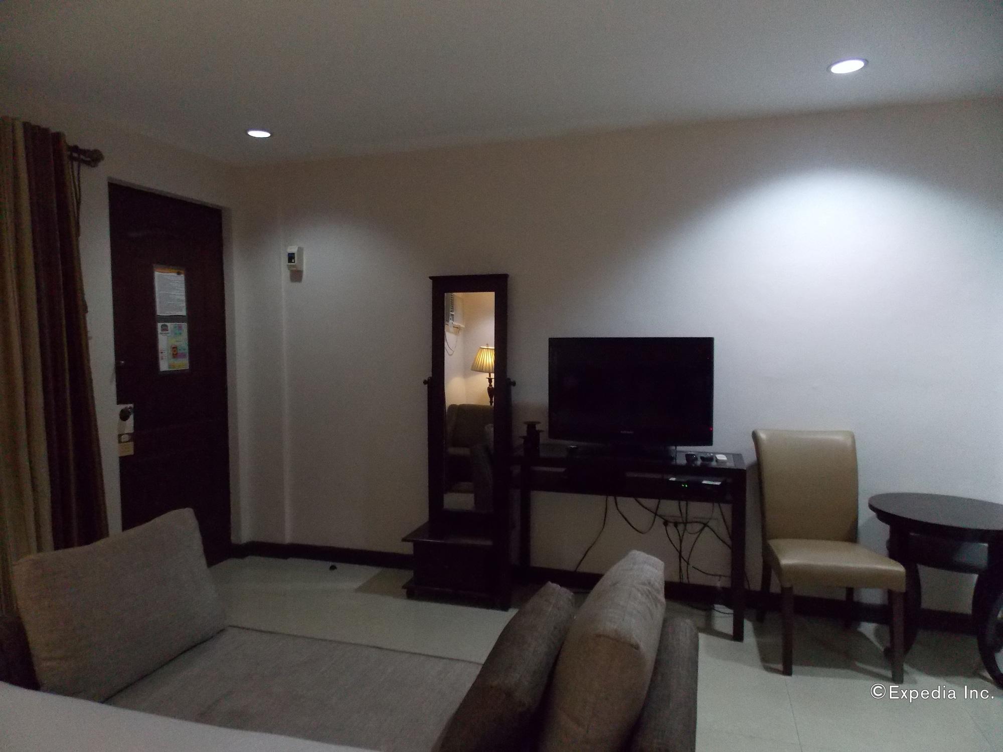 The Suites At Calle Nueva Bacolod Exteriör bild